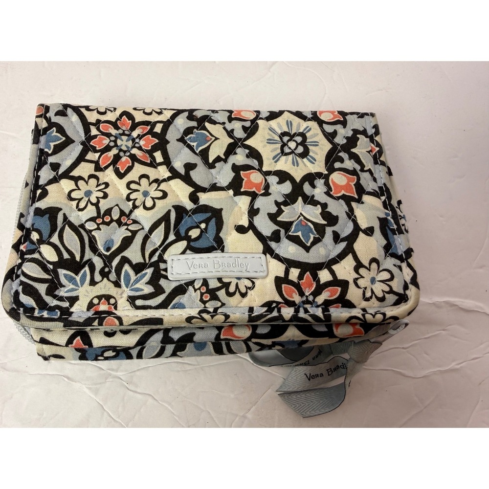 Vera Bradley Moon Blooms Quilted Floral All In One Crossbody Wallet Clutch Blue